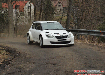 http://www.rally-mania.cz/fotogalerie/2010/683/683_Skoda_fabia_s2000_evo2_e2cbedaeb2.jpg