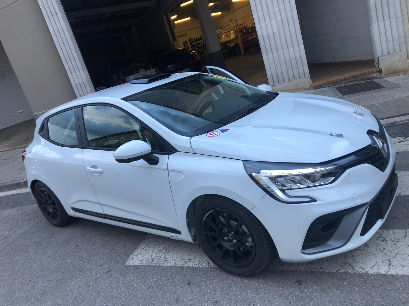 RenaultClioRallyV BrunetCompeticion 20