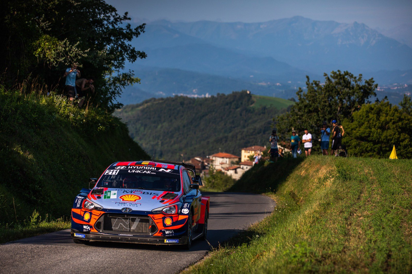Neuville RallydiAlba 20