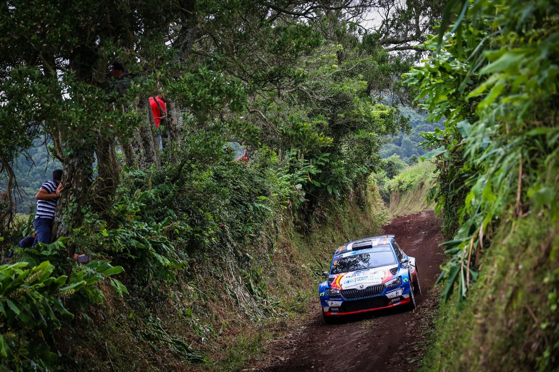 EfrenSara PrimerPodiumERC Azores 21