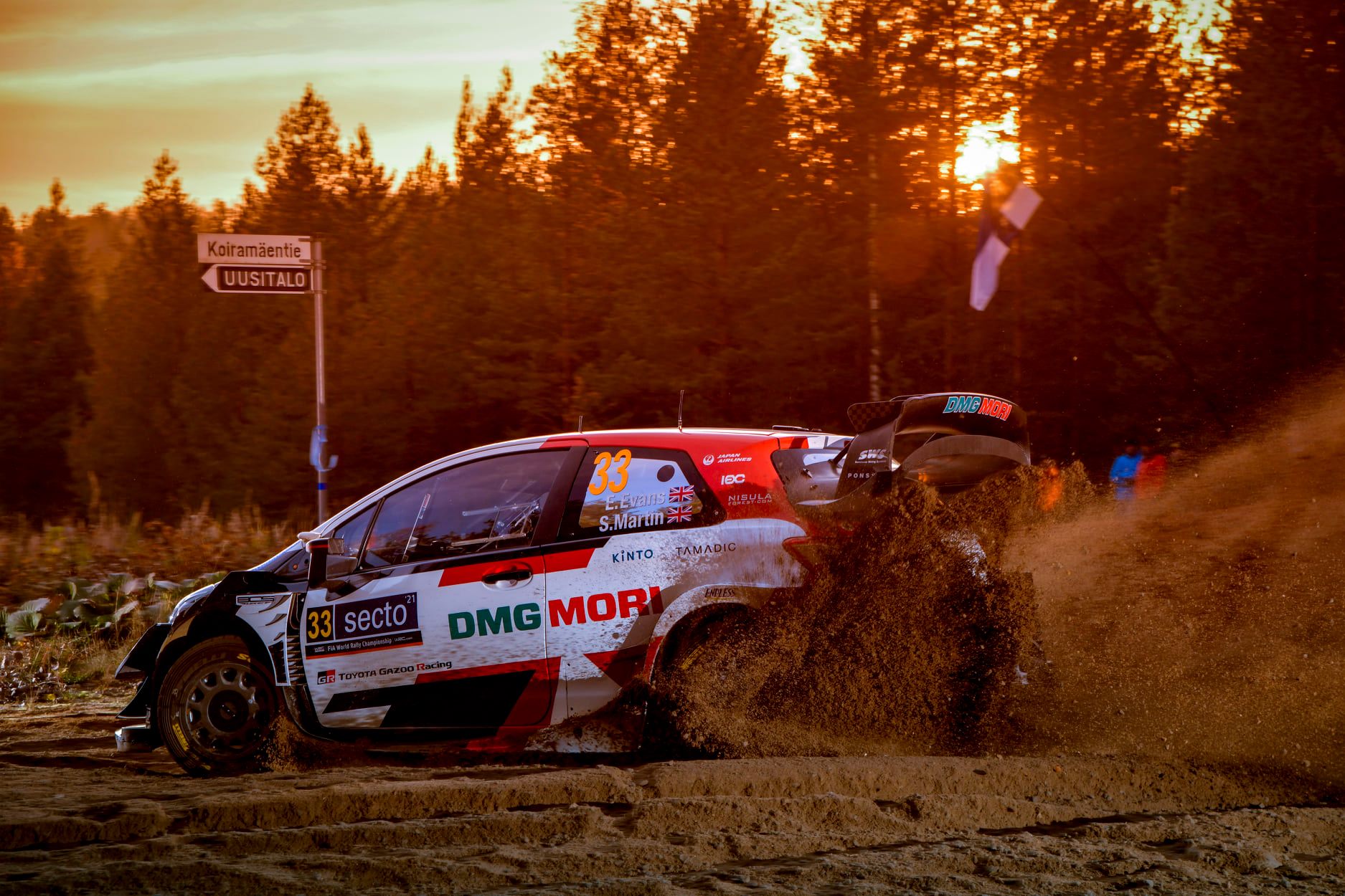 ElfynEvans ContinuarToyota 21